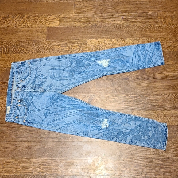 Levi's Slim Taper Distressed Jeans - Picture 1 of 4